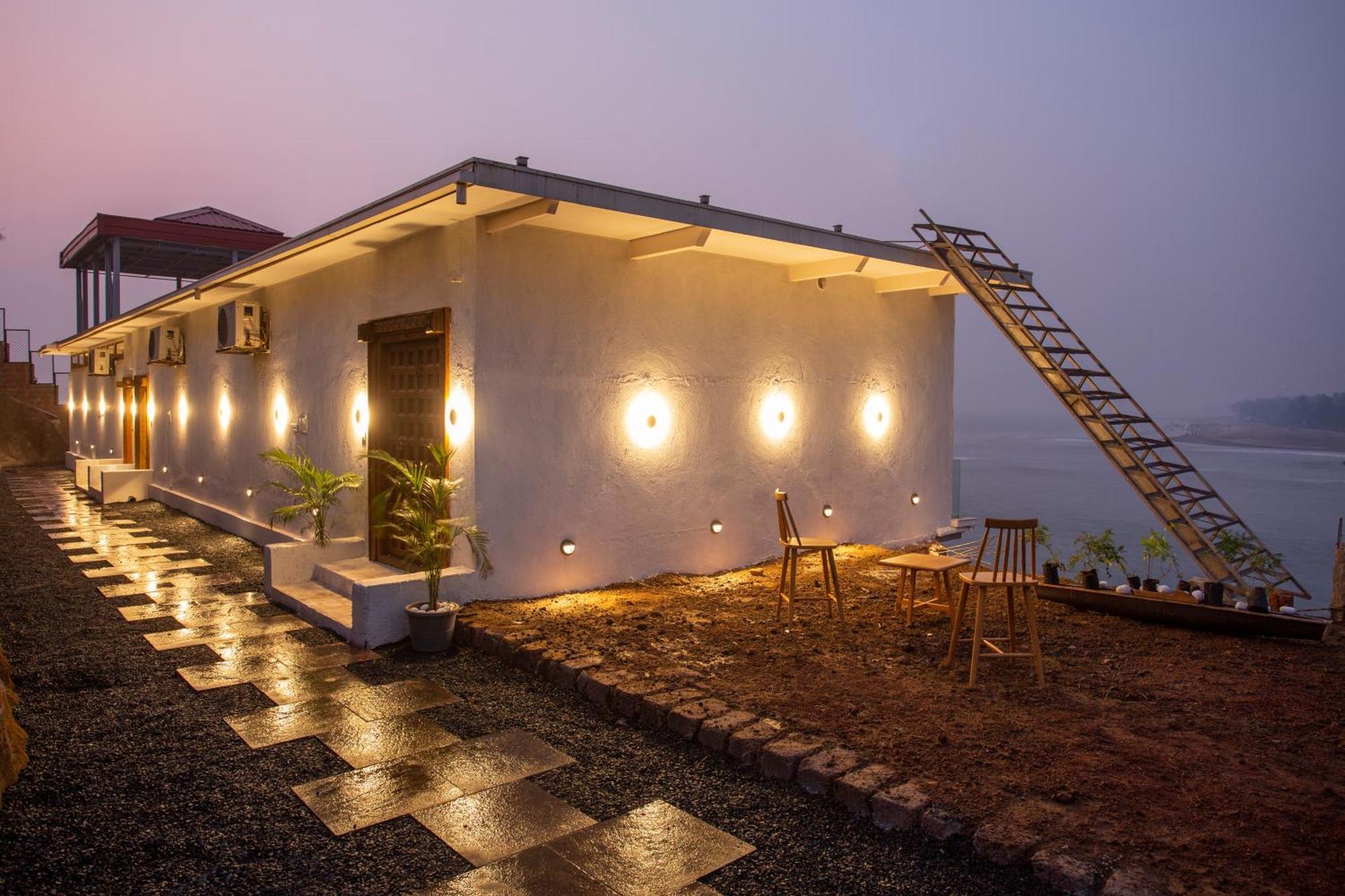 Saffronstays Athaang, Dapoli Anjarle Luaran gambar